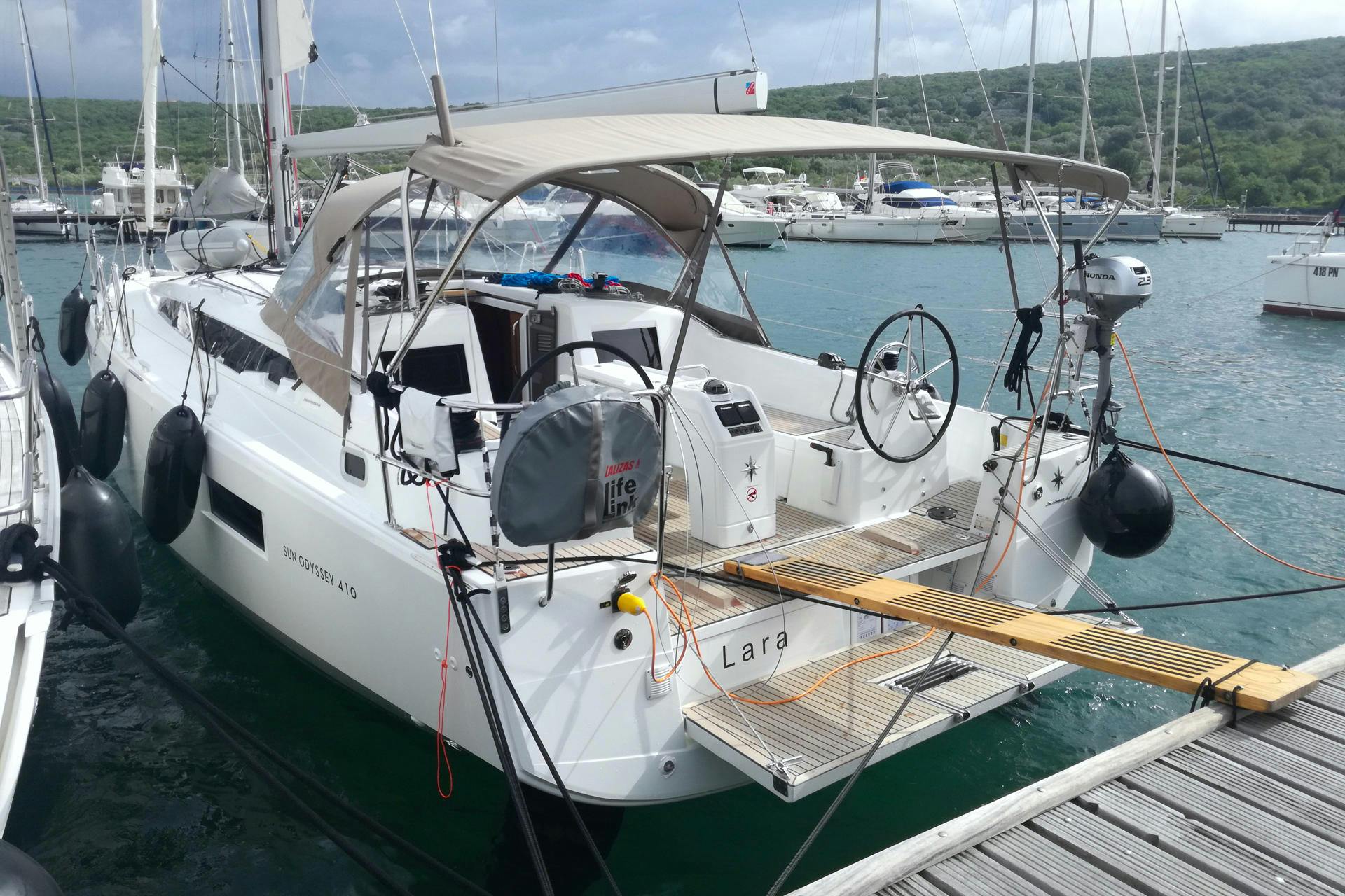 Book Sun Odyssey 410 - 3 cab. Sailing yacht for bareboat charter in Marina Punat, Krk, Kvarner, Croatia with TripYacht!, picture 8