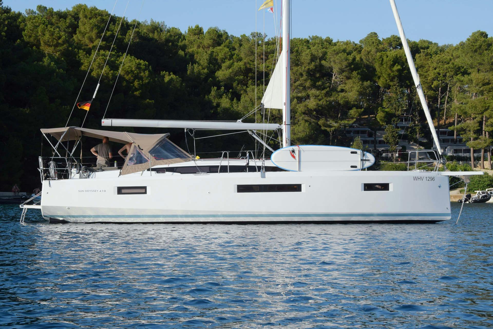 Book Sun Odyssey 410 - 3 cab. Sailing yacht for bareboat charter in Marina Punat, Krk, Kvarner, Croatia with TripYacht!, picture 14