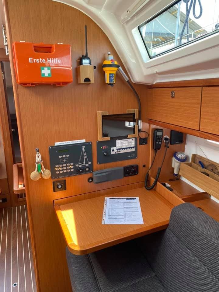 Book Bavaria Cruiser 37 - 3 cab. Sailing yacht for bareboat charter in Ijsselmeer/Lelystad Haven, Flevoland, Netherlands with TripYacht!, picture 5