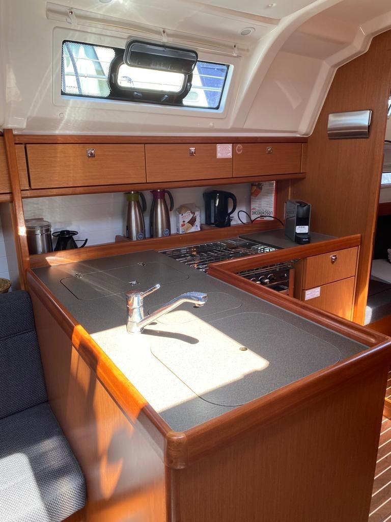 Book Bavaria Cruiser 37 - 3 cab. Sailing yacht for bareboat charter in Ijsselmeer/Lelystad Haven, Flevoland, Netherlands with TripYacht!, picture 4