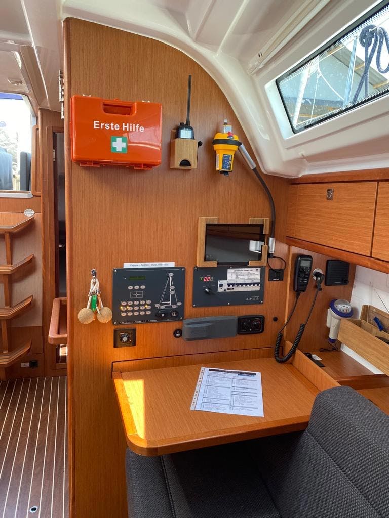 Book Bavaria Cruiser 37 - 3 cab. Sailing yacht for bareboat charter in Ijsselmeer/Lelystad Haven, Flevoland, Netherlands with TripYacht!, picture 5