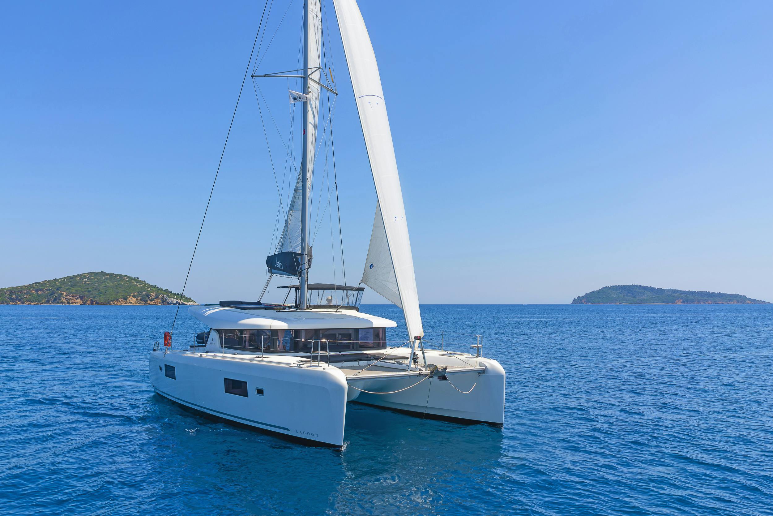 Book Lagoon 42 - 4 + 2 cab. Catamaran for bareboat charter in Skiathos, Skiathos/Sporades, Volos, Greece with TripYacht!, picture 18