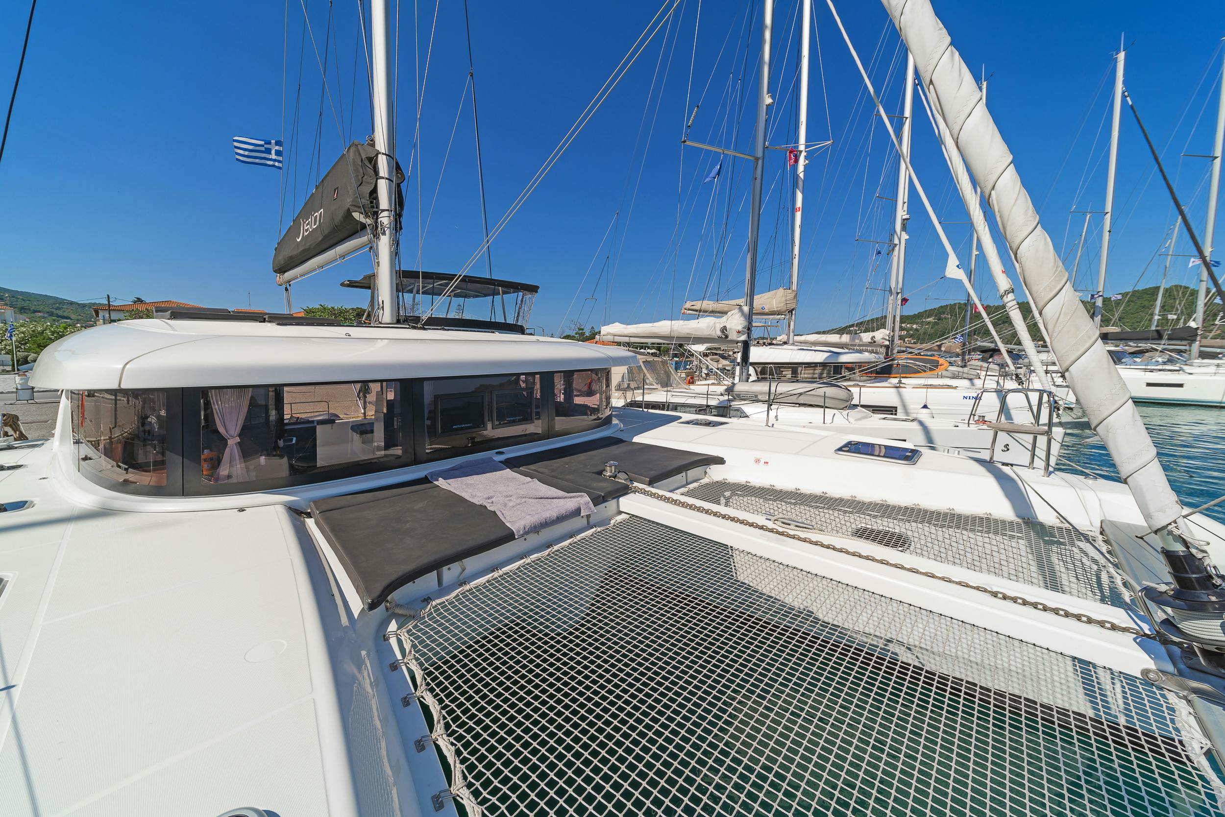 Book Lagoon 42 - 4 + 2 cab. Catamaran for bareboat charter in Skiathos, Skiathos/Sporades, Volos, Greece with TripYacht!, picture 12