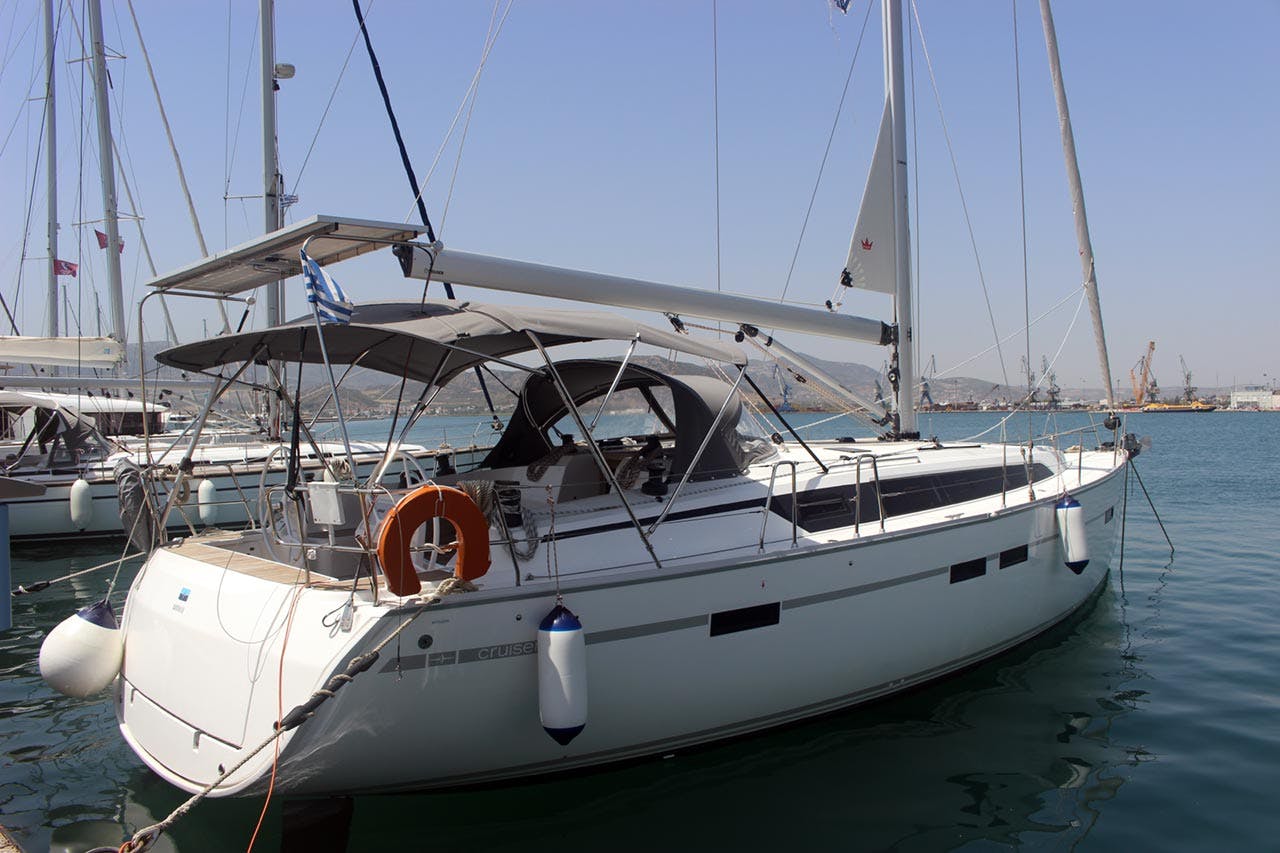 Book Bavaria Cruiser 46 - 4 cab. Sailing yacht for bareboat charter in Volos, Skiathos/Sporades, Volos, Greece with TripYacht!, picture 4