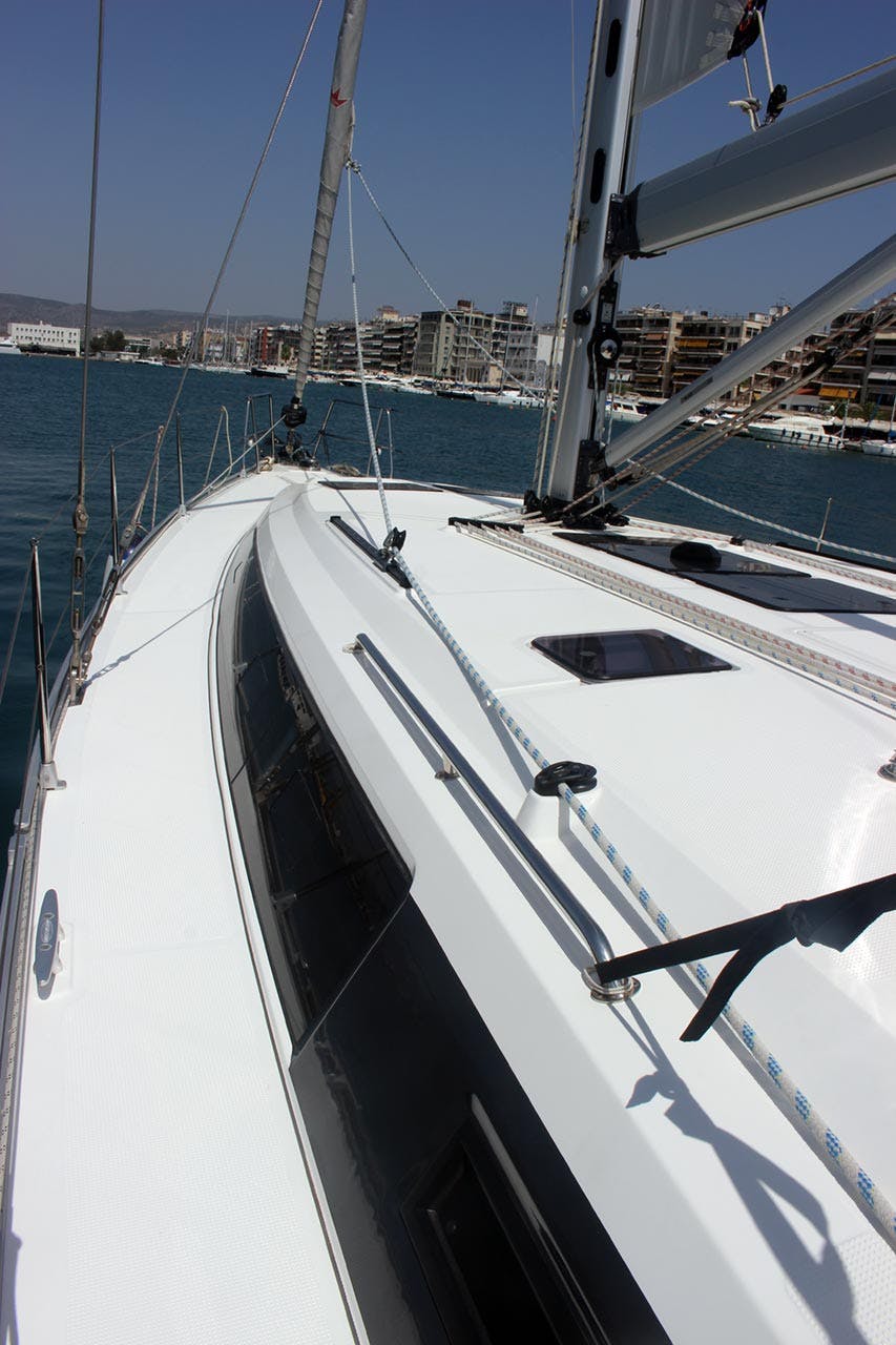Book Bavaria Cruiser 46 - 4 cab. Sailing yacht for bareboat charter in Volos, Skiathos/Sporades, Volos, Greece with TripYacht!, picture 5