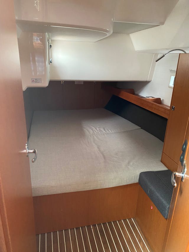 Book Bavaria Cruiser 46 - 4 cab. Sailing yacht for bareboat charter in Ijsselmeer/Lelystad Haven, Flevoland, Netherlands with TripYacht!, picture 12