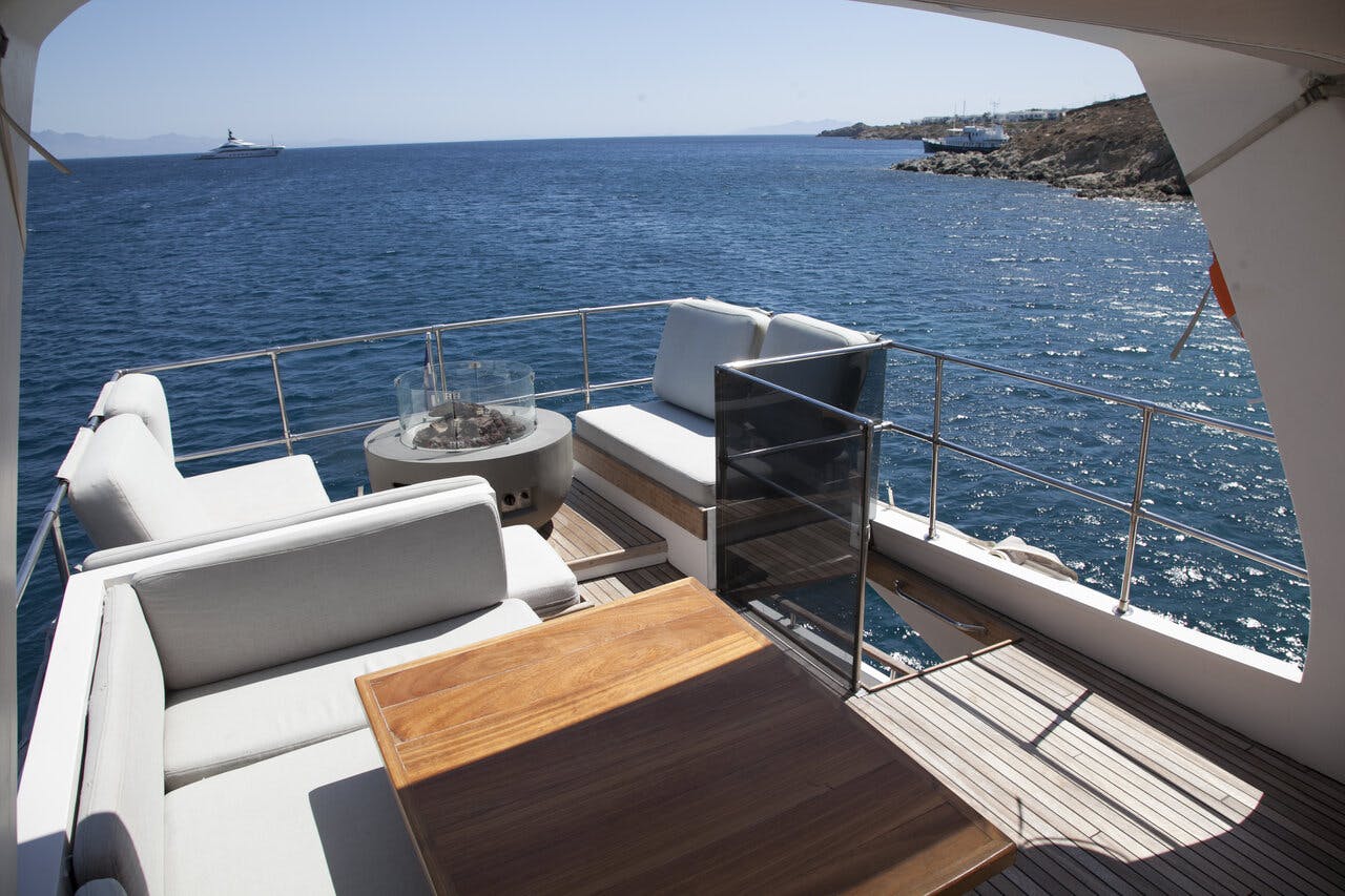 Book Maiora Renaissance 66 Motor yacht for bareboat charter in Mykonos, Cyclades, Greece with TripYacht!, picture 6