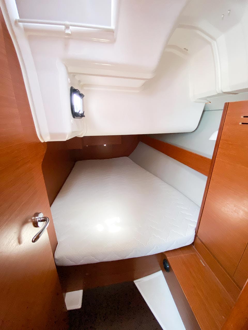 Book Dufour 382 GL - 3 cab. Sailing yacht for bareboat charter in Marina Portorož, Primorska , Slovenia with TripYacht!, picture 13