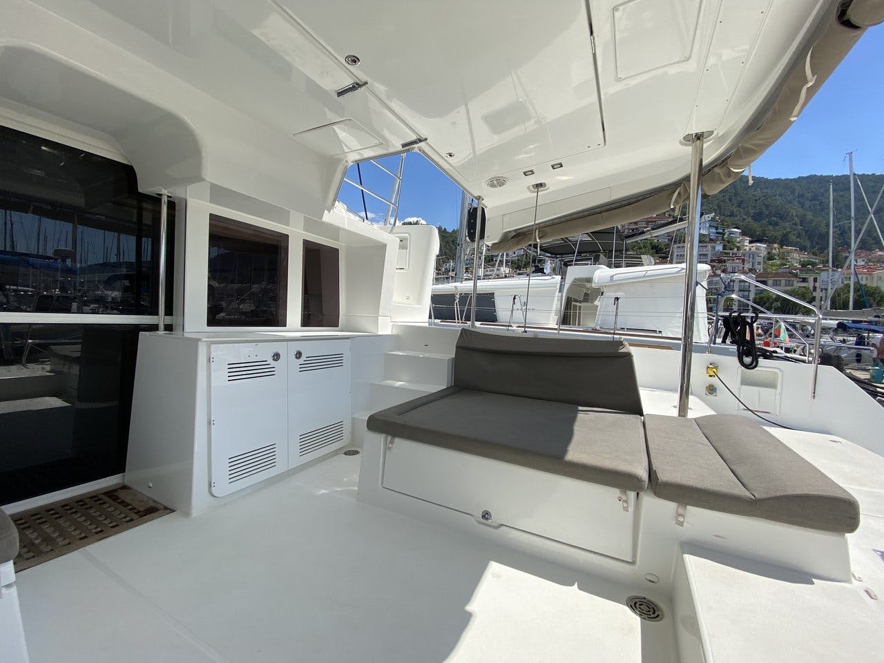 Book Lagoon 450 - 4 cab. Catamaran for bareboat charter in Fethiye, Aegean, Turkey with TripYacht!, picture 4