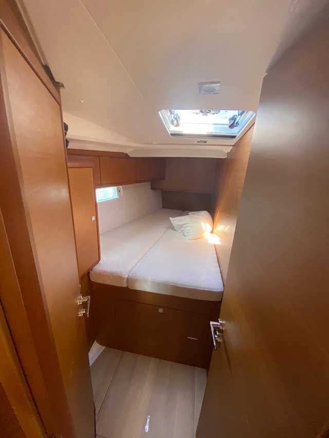 Book Sun Odyssey 519 - 5 + 1 cab. Sailing yacht for bareboat charter in Castellammare, Marina di Stabia, Campania, Italy with TripYacht!, picture 7