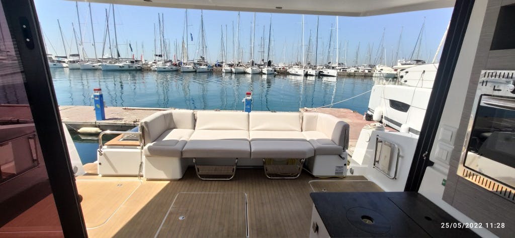 Book Motor Yacht 4.S Power catamaran for bareboat charter in Athens, Alimos marina, Athens area/Saronic/Peloponese, Greece with TripYacht!, picture 12