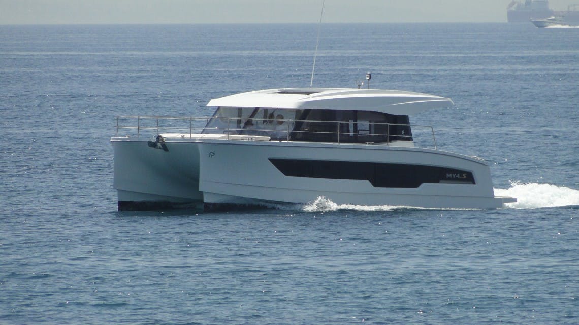 Book Motor Yacht 4.S Power catamaran for bareboat charter in Athens, Alimos marina, Athens area/Saronic/Peloponese, Greece with TripYacht!, picture 26