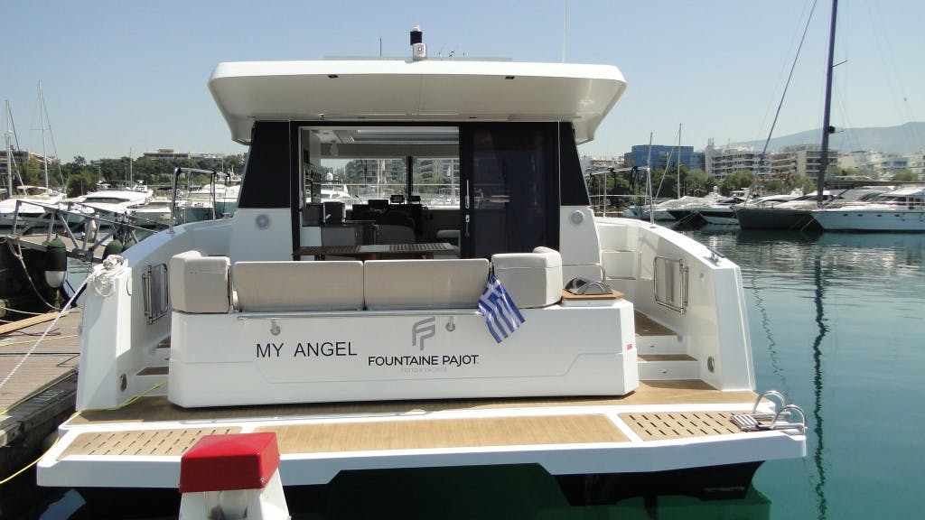 Book Motor Yacht 4.S Power catamaran for bareboat charter in Athens, Alimos marina, Athens area/Saronic/Peloponese, Greece with TripYacht!, picture 4