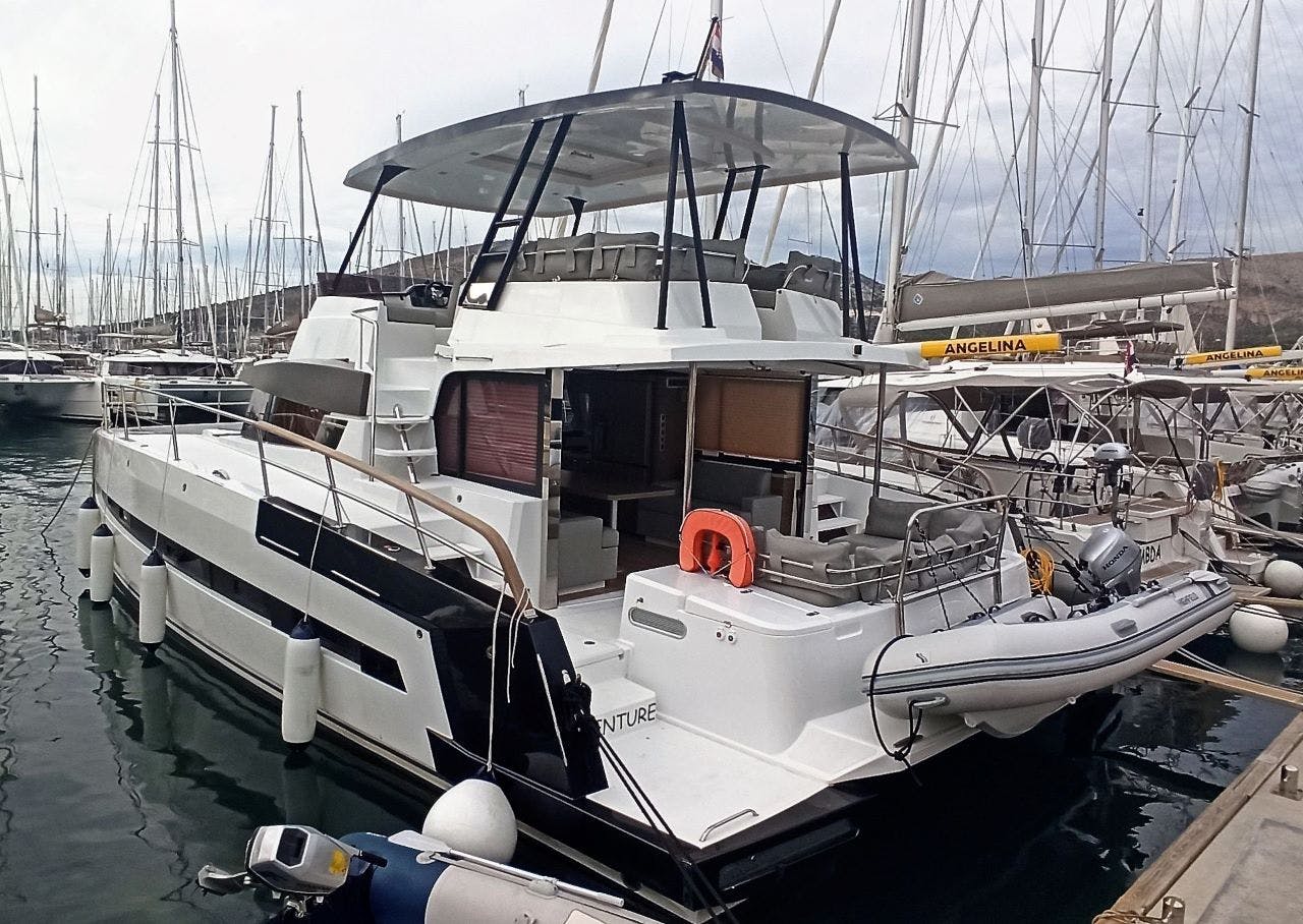 Book Bali 4.3 MY - 3 cab. Power catamaran for bareboat charter in Trogir, Marina Trogir (ex.SCT), Split region, Croatia with TripYacht!, picture 5