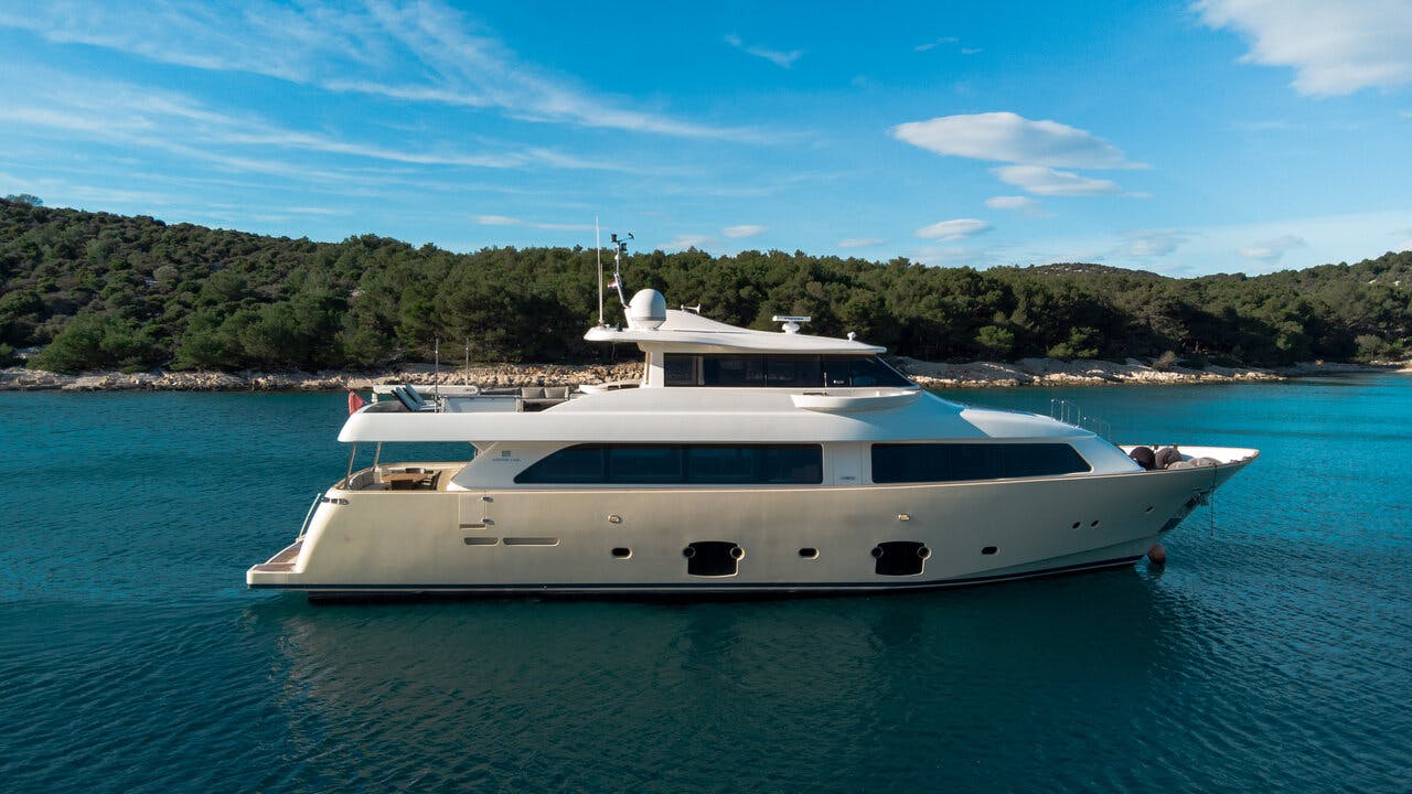 Book Custom Line Navetta 26 Luxury motor yacht for bareboat charter in Marina Mandalina, Sibenik, Šibenik region, Croatia with TripYacht!, picture 8