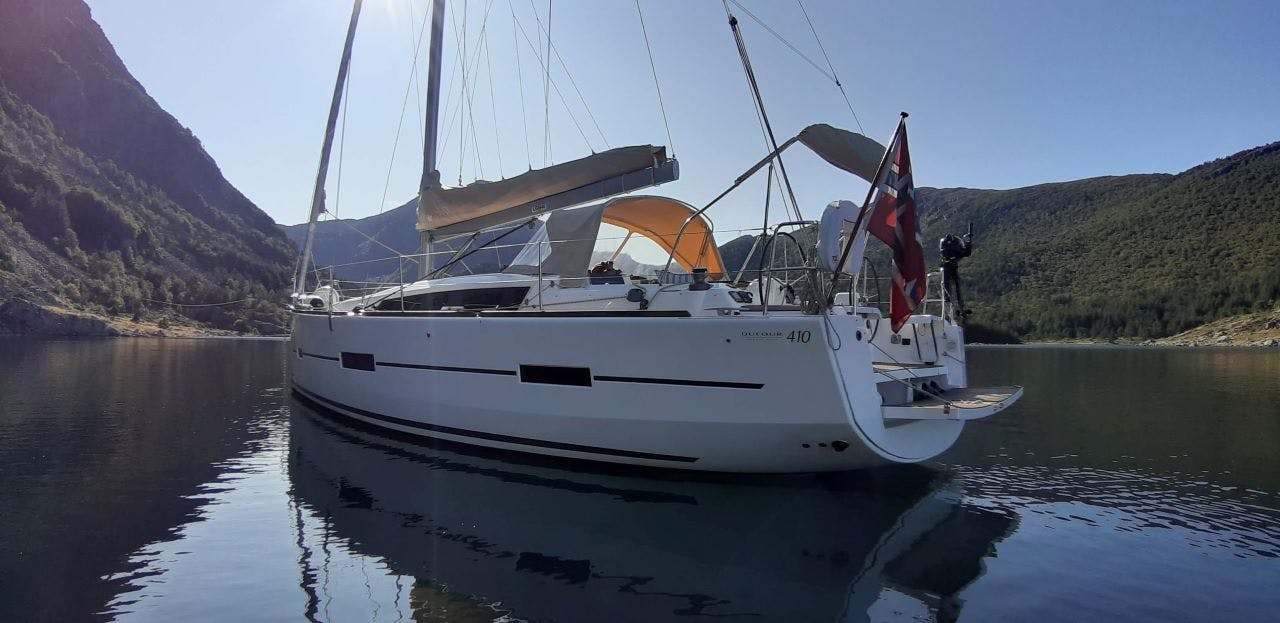 Book Dufour 410 GL Sailing yacht for bareboat charter in Stavanger, Amoy Marina, Vestland, Norway with TripYacht!, picture 4