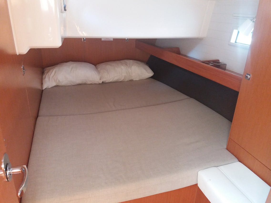 Book Bavaria Cruiser 46 - 4 cab. Sailing yacht for bareboat charter in Tropea, Porto di Tropea, Calabria, Italy with TripYacht!, picture 17
