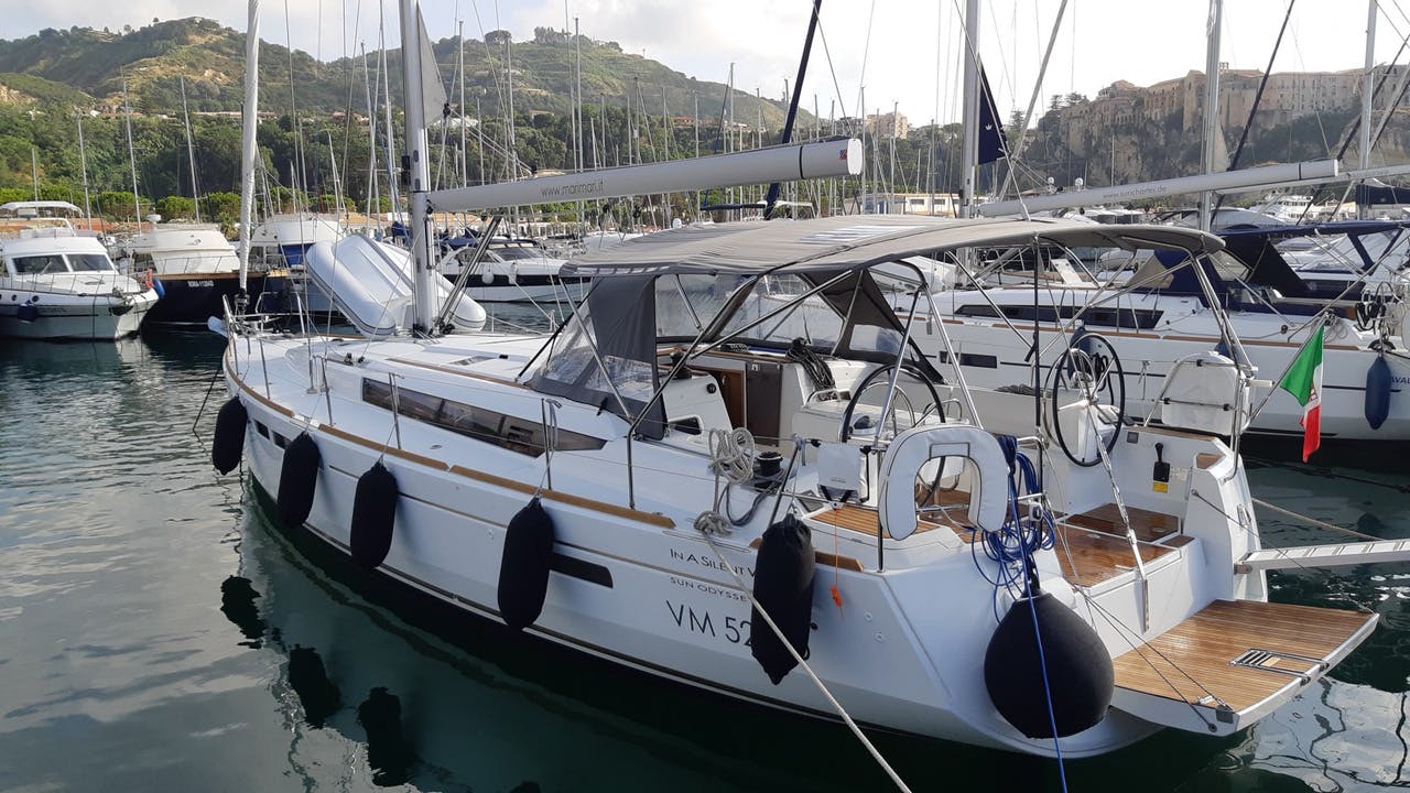 Book Sun Odyssey 519 - 4 + 1 cab. Sailing yacht for bareboat charter in Tropea, Porto di Tropea, Calabria, Italy with TripYacht!, picture 5