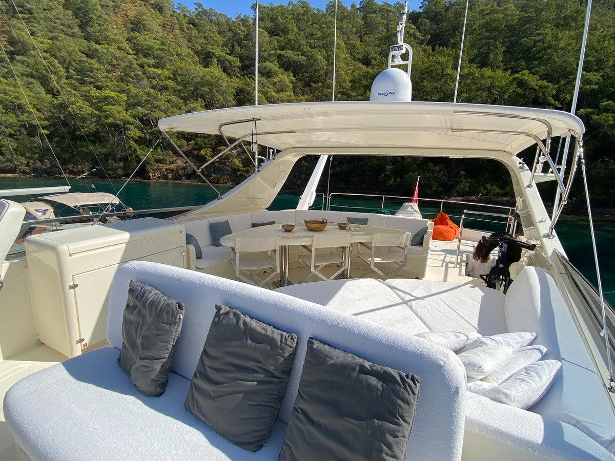 Book Falcon 86 Motor yacht for bareboat charter in Göcek, Aegean, Turkey with TripYacht!, picture 6