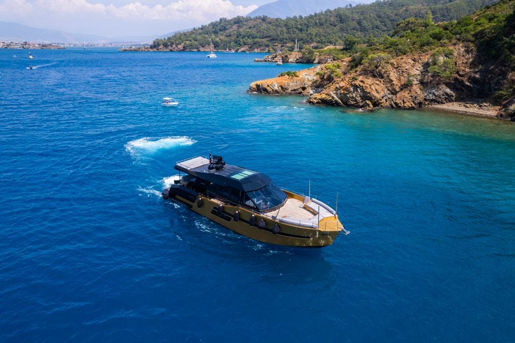 Book Mazu 58 Motor yacht for bareboat charter in Göcek/D-Marin, Aegean, Turkey with TripYacht!, picture 6