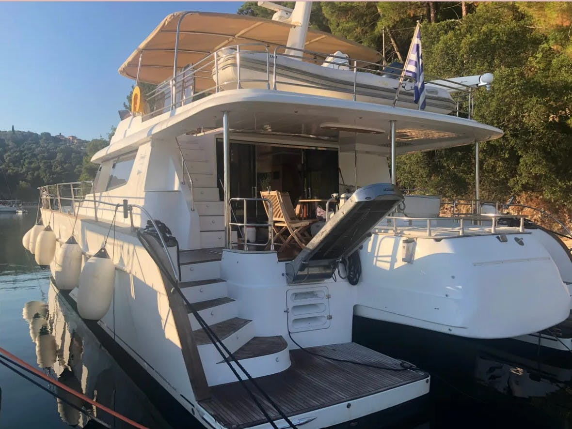 Book Fountaine Pajot Queensland 55 Power catamaran for bareboat charter in Corfu, Gouvia Marina, Ionian Islands, Greece with TripYacht!, picture 4