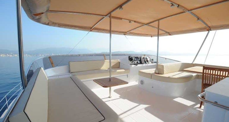 Book Fountaine Pajot Queensland 55 Power catamaran for bareboat charter in Corfu, Gouvia Marina, Ionian Islands, Greece with TripYacht!, picture 10