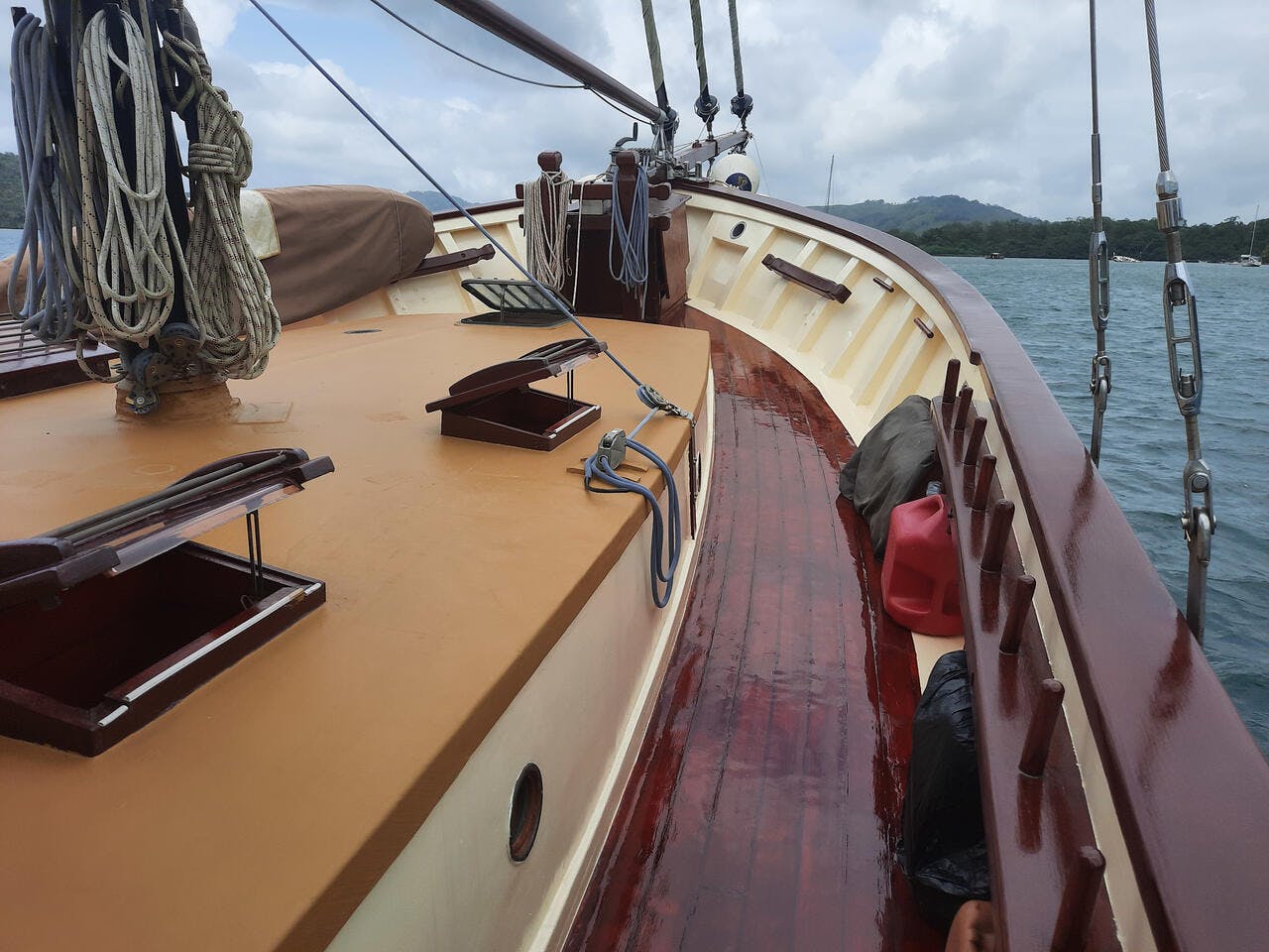 Book Le Petit Poucet Wooden yacht for bareboat charter in San Blas, Corazon de Jesus, San Blas, Panama with TripYacht!, picture 4