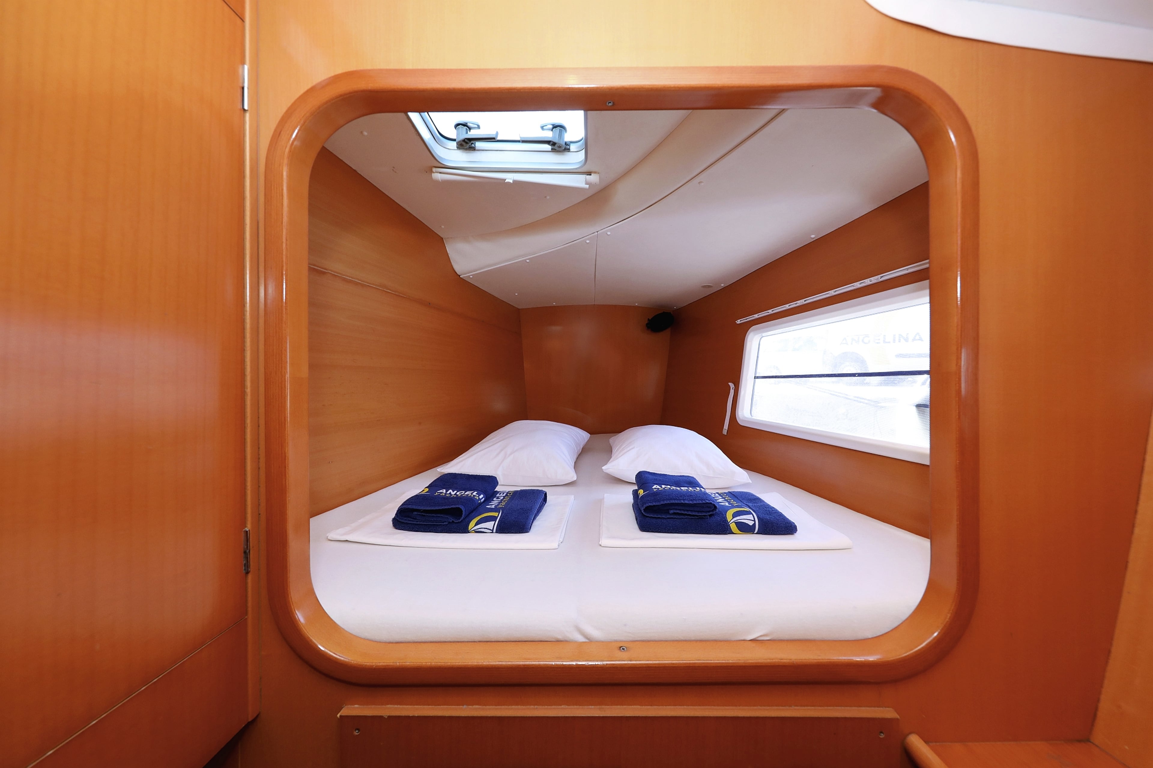 Lagoon 380 S2 - 4 + 2 cab. - Love Song, picture 30