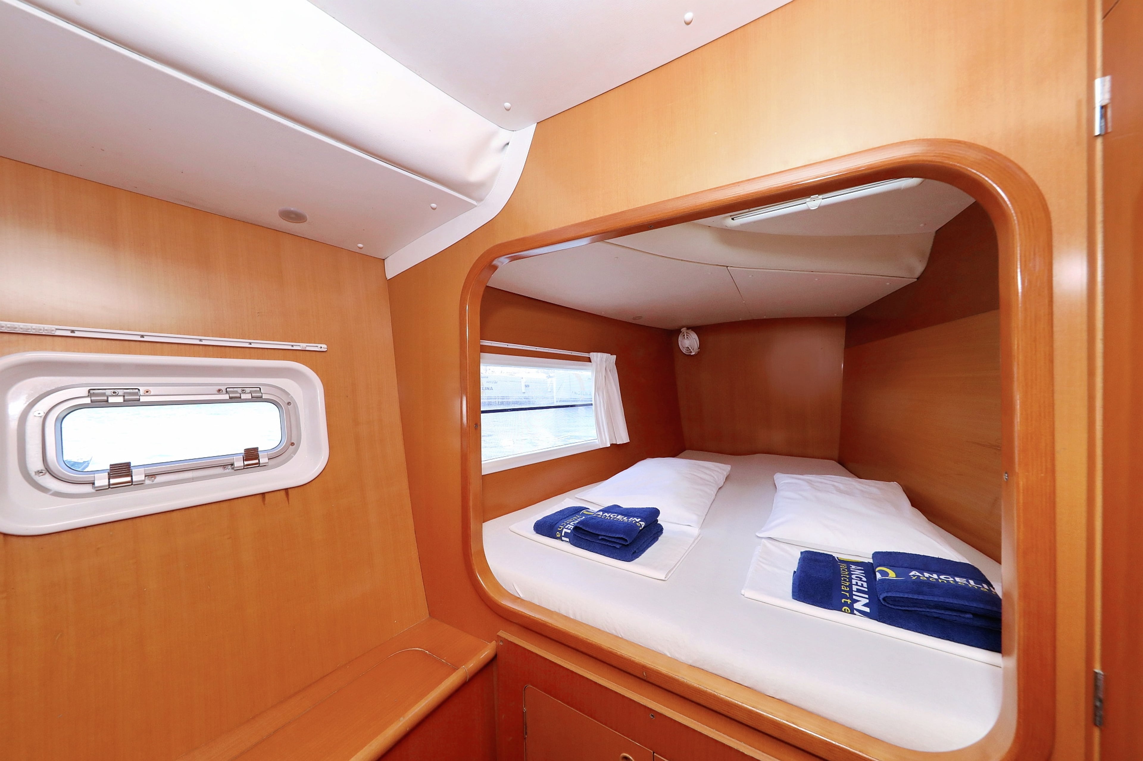 Lagoon 380 S2 - 4 + 2 cab. - Love Song, picture 32