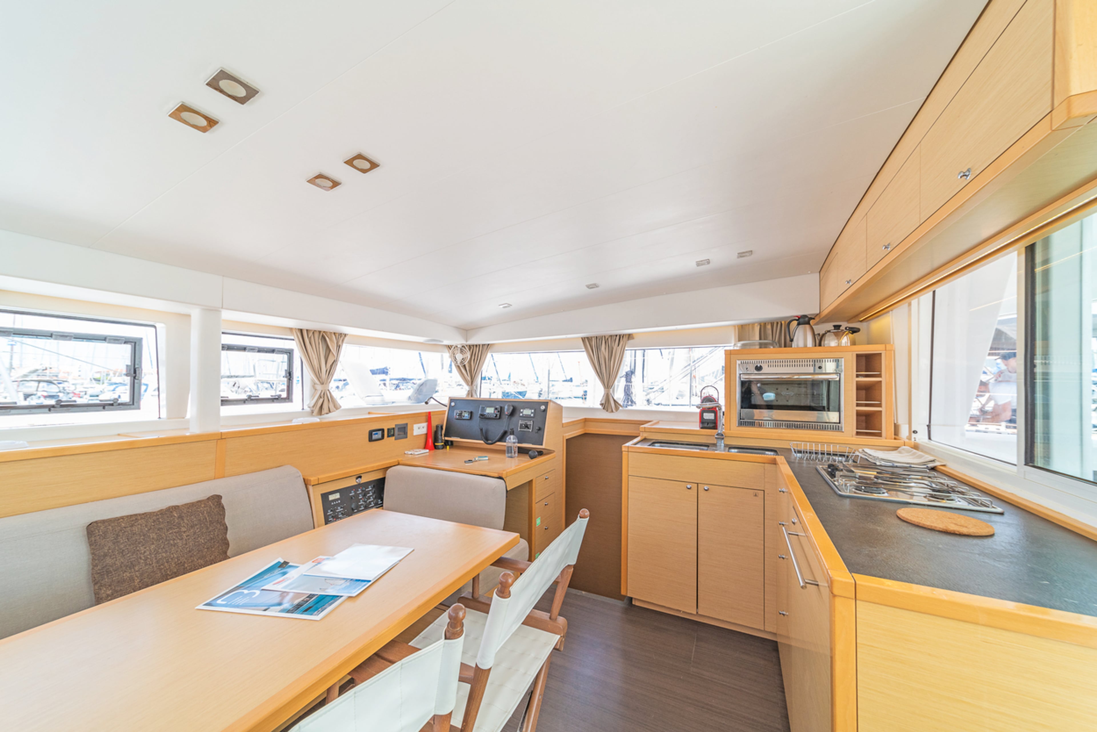 Lagoon 400 S2 - 4 + 2 cab. - Vicky, picture 13