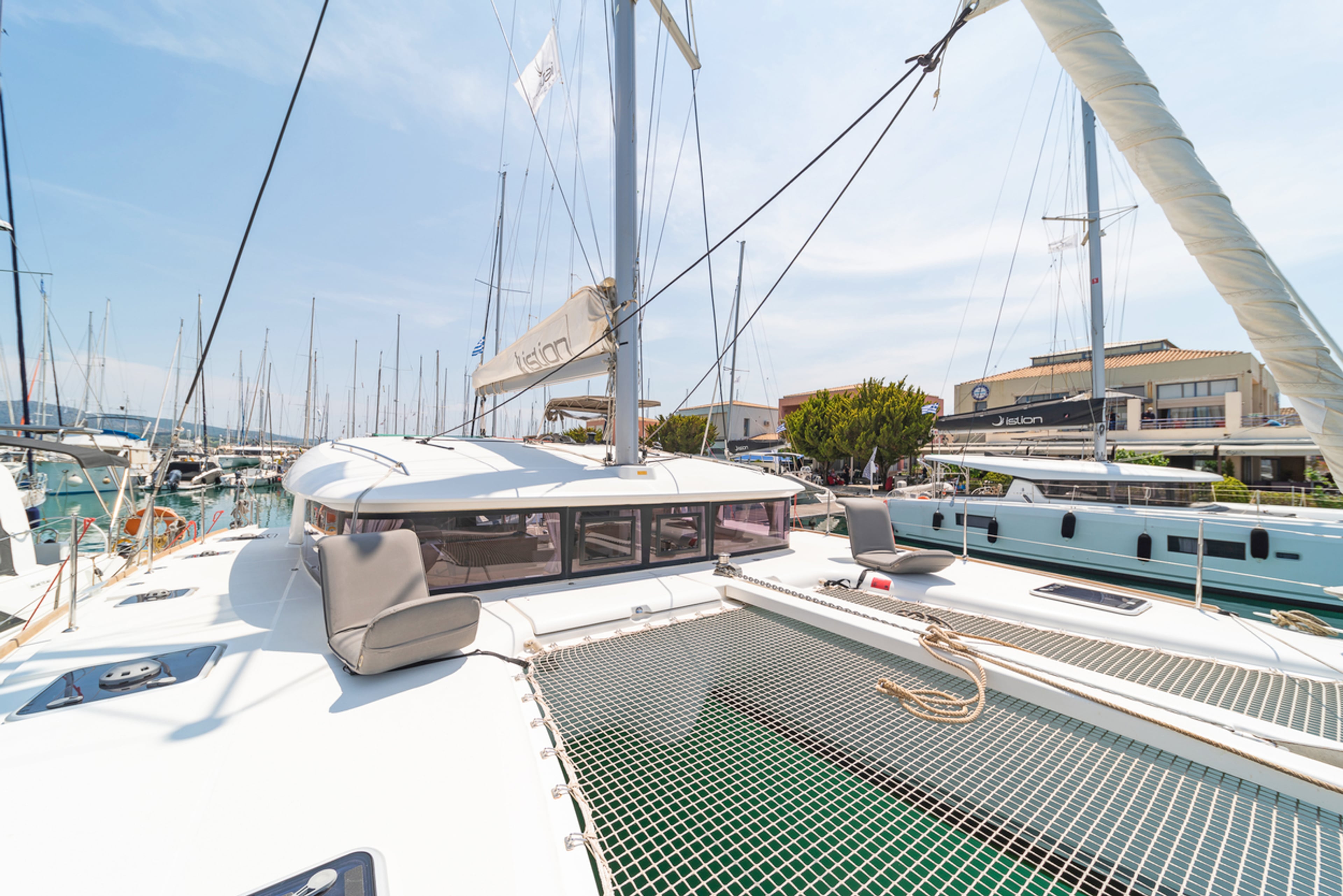 Lagoon 400 S2 - 4 + 2 cab. - Vicky, picture 8