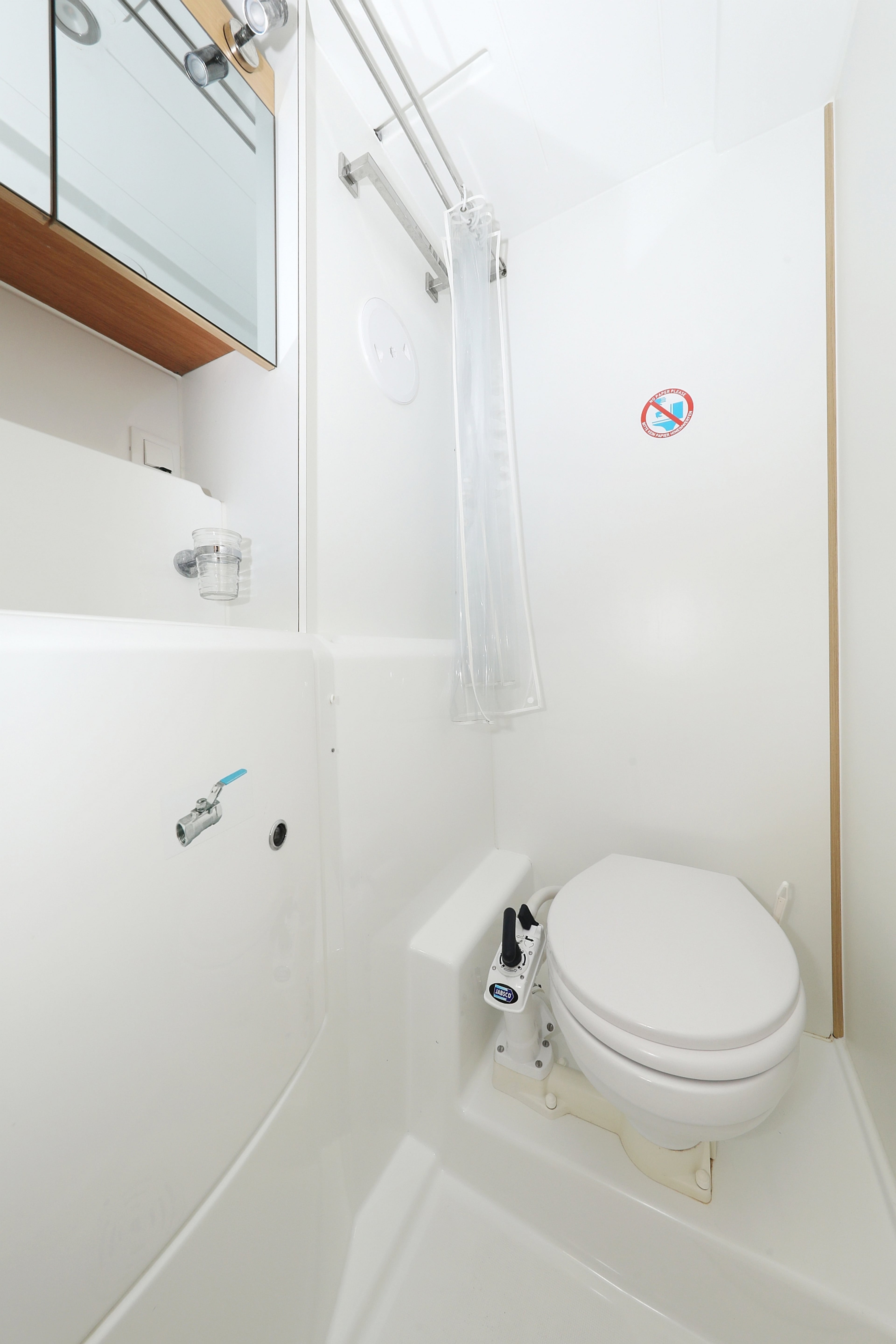 Lagoon 400 S2 - 4 + 2 cab. - Ladies First, picture 28