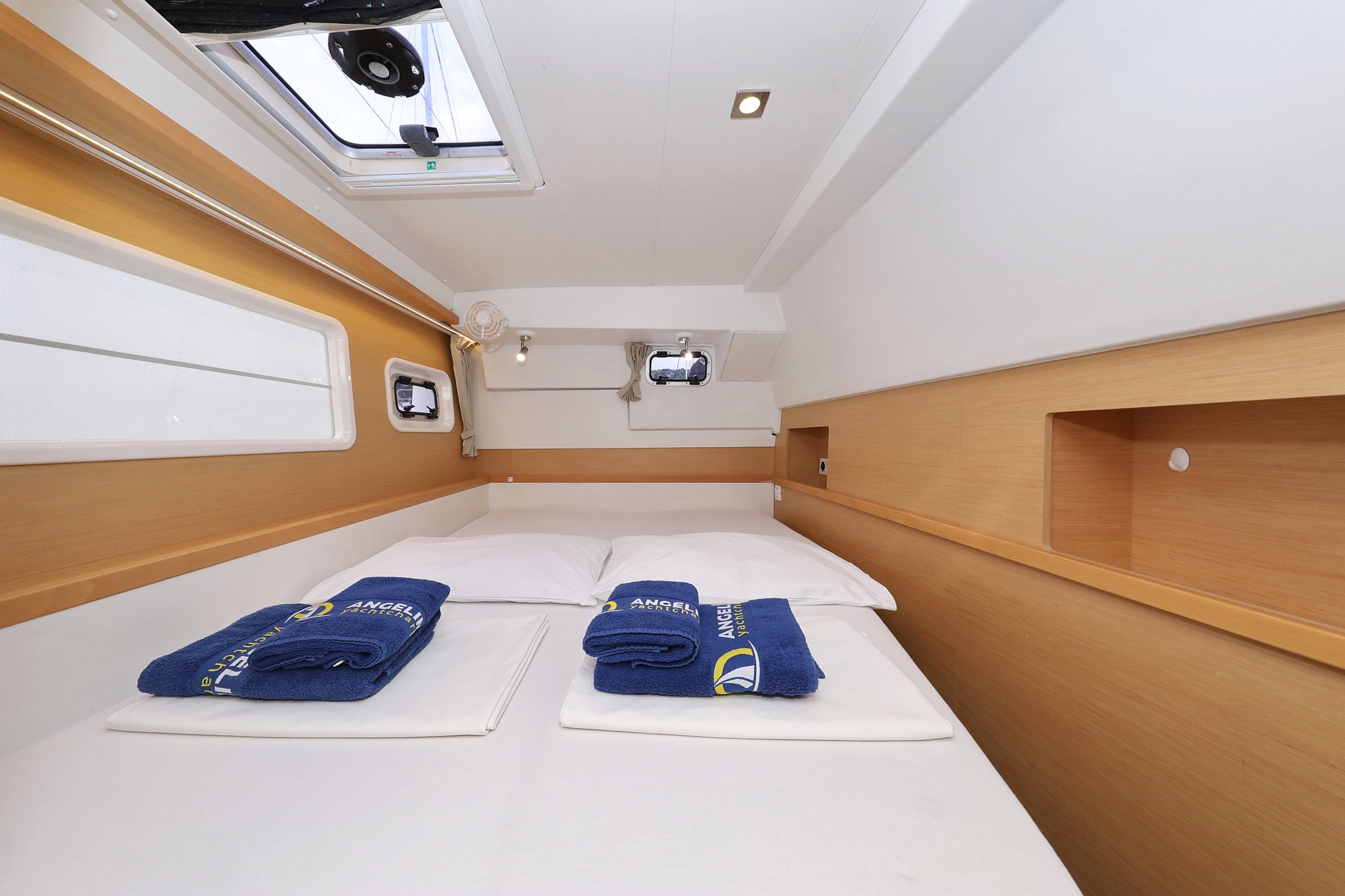 Lagoon 400 S2 - 4 + 2 cab. - Ladies First, picture 18