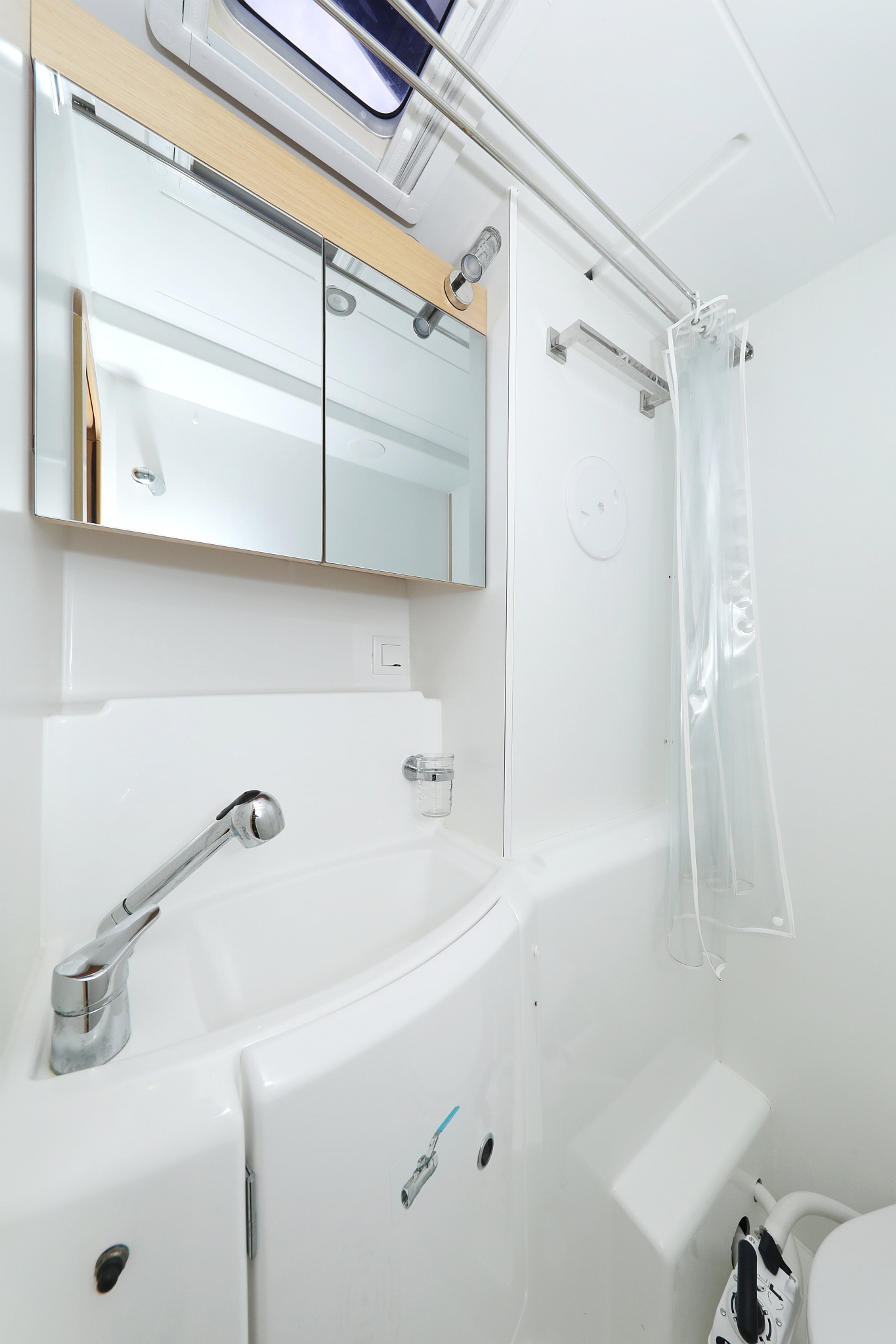 Lagoon 400 S2 - 4 + 2 cab. - Ladies First, picture 29